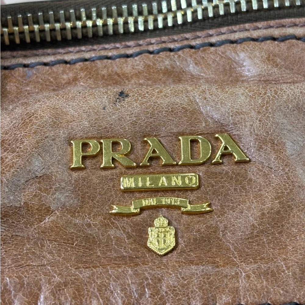 Prada chic vintage